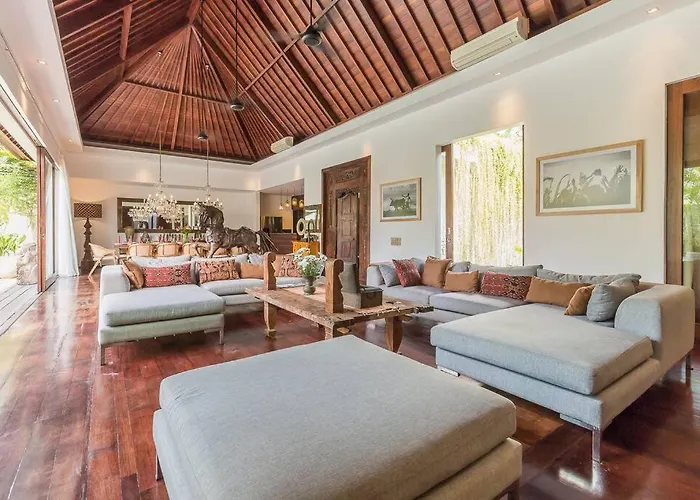 Eshara 21 Our Luxury 5br Escape&huge Pool Oberoi Villa Seminyak