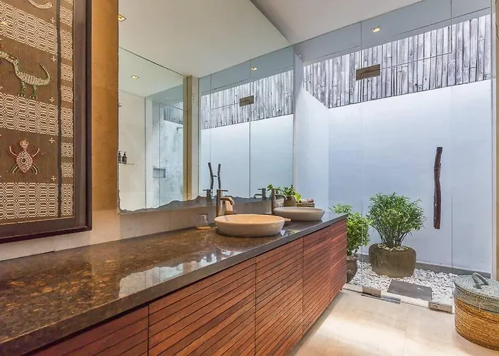 Eshara 21 Our Luxury 5br Escape&huge Pool Oberoi * Seminyak