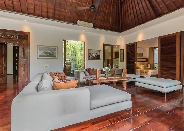 Villa Eshara 21 Our Luxury 5br Escape&huge Pool Oberoi Seminyak