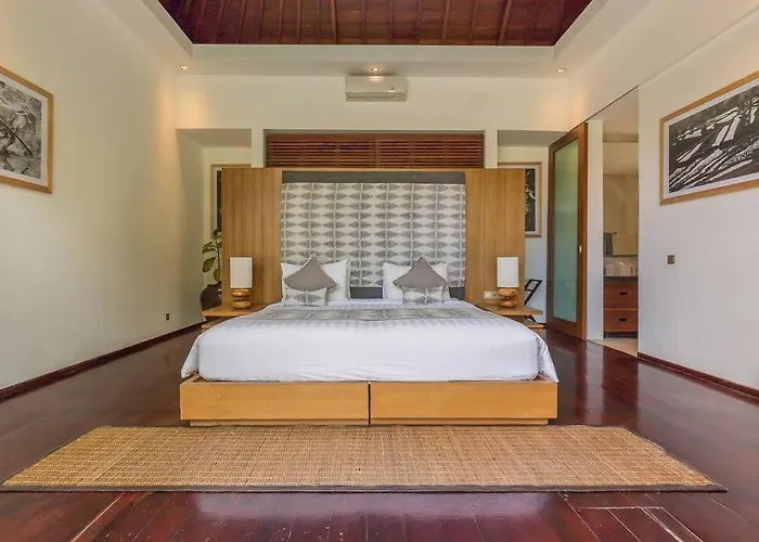Villa Eshara 21 Our Luxury 5br Escape&huge Pool Oberoi Seminyak